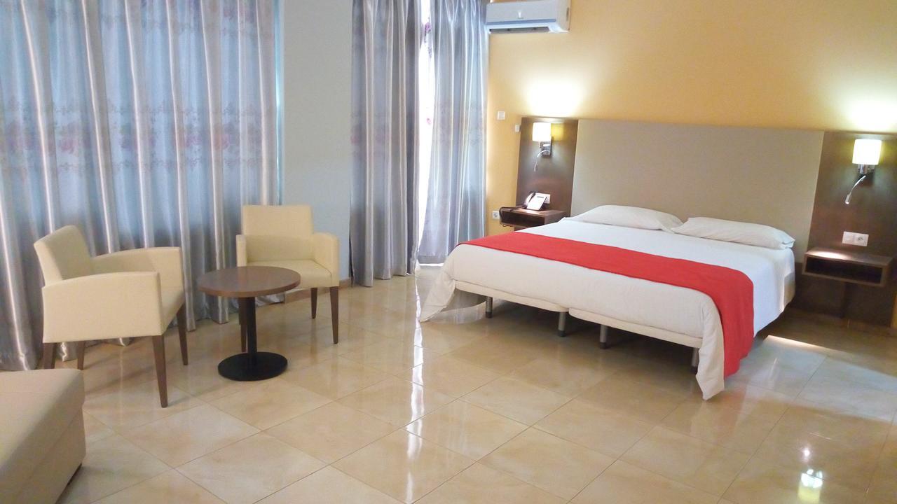 Hotel Le Petit Bateau Conakry Exterior foto